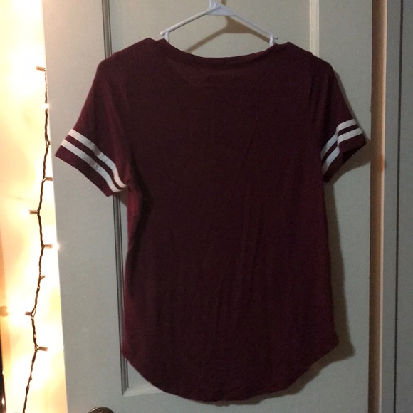 short sleeved quoted shirt. - Picture 2 of 3